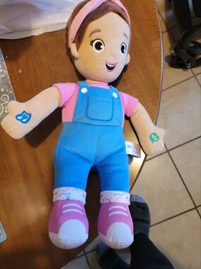 Ms. Rachel Speak & Sing Doll, 16” Tall 4 Songs 16 Phrases. Brand New.